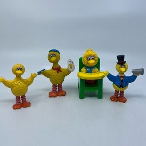 Lot of Vintage Sesame Street Big Bird Figure